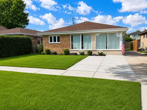1604 Oakton St, Park Ridge, IL 60068