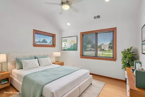 Bedroom - 1607 Short Ter, Des Plaines, IL 60018 photo 1 of 4