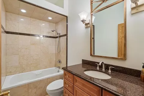 Bath - 1607 Short Ter, Des Plaines, IL 60018 photo 1 of 3
