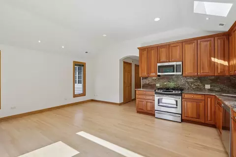 Living - 1607 Short Ter, Des Plaines, IL 60018 photo 2 of 5