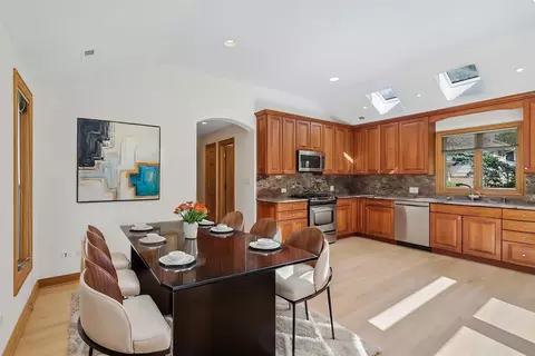 Dining - 1607 Short Ter, Des Plaines, IL 60018 photo 1 of 1