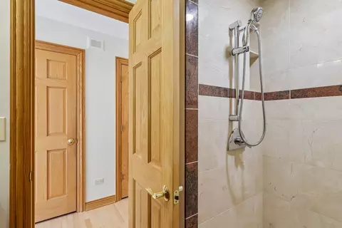 Bath - 1607 Short Ter, Des Plaines, IL 60018 photo 3 of 3