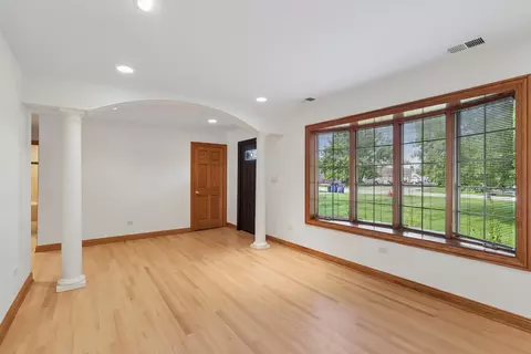 Living - 1607 Short Ter, Des Plaines, IL 60018 photo 4 of 5