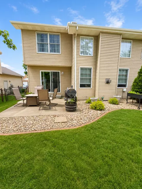 Exterior - 1307 Beacon Hill Ct, Normal, IL 61761 photo 5 of 5