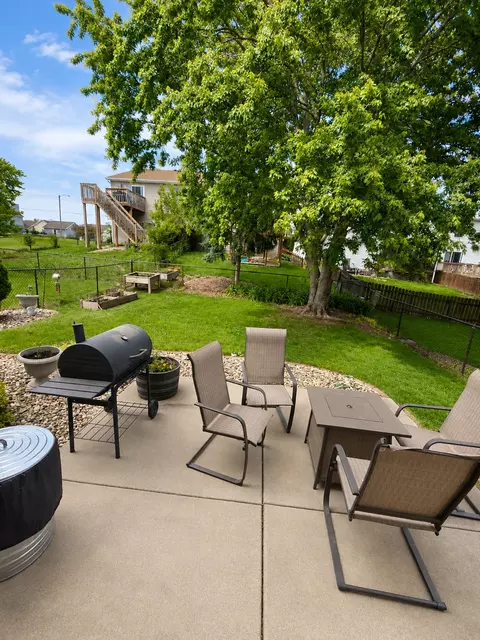 Exterior - 1307 Beacon Hill Ct, Normal, IL 61761 photo 3 of 5
