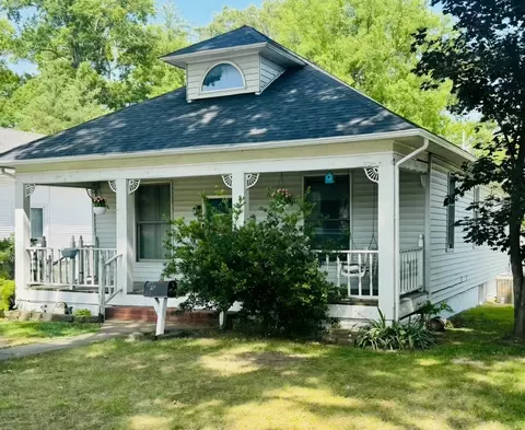 716 S Mckinley St, Harrisburg, IL 62946