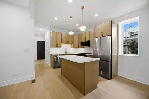3608 W Wolfram St, Chicago, IL 60618 photo 11