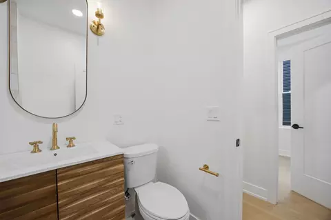 3608 W Wolfram St, Chicago, IL 60618 photo 20