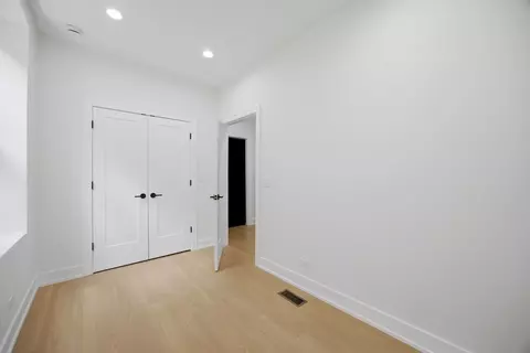 3608 W Wolfram St, Chicago, IL 60618 photo 17