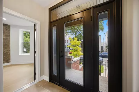 3608 W Wolfram St, Chicago, IL 60618 photo 4