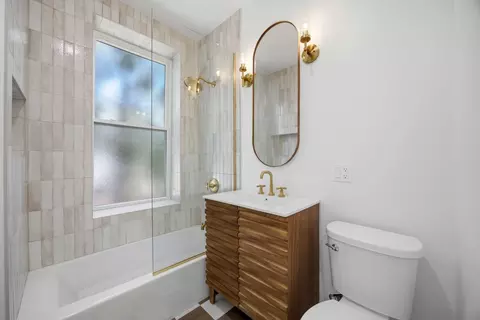 3608 W Wolfram St, Chicago, IL 60618 photo 18