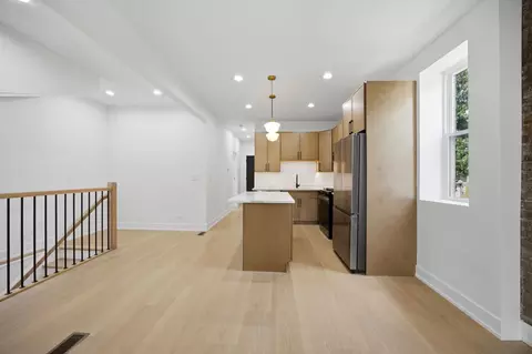 3608 W Wolfram St, Chicago, IL 60618 photo 10