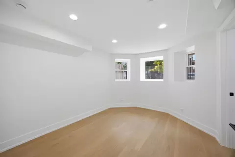 3608 W Wolfram St, Chicago, IL 60618 photo 26