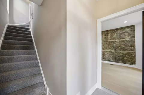 3608 W Wolfram St, Chicago, IL 60618 photo 34