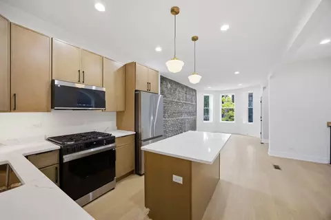 3608 W Wolfram St, Chicago, IL 60618 photo 12