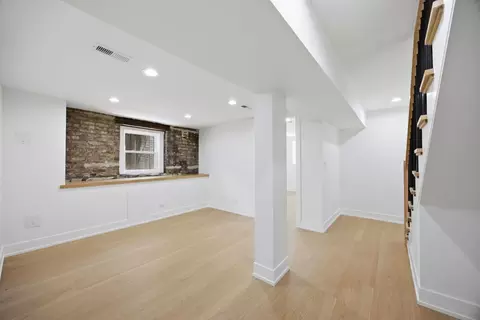 3608 W Wolfram St, Chicago, IL 60618 photo 22