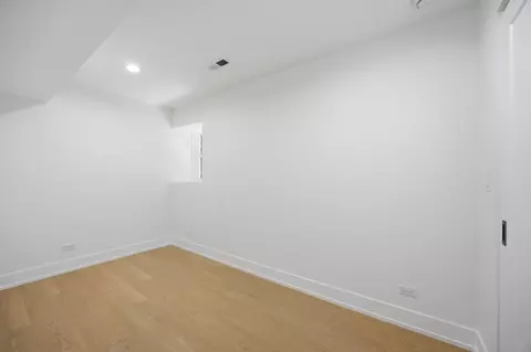 3608 W Wolfram St, Chicago, IL 60618 photo 28
