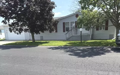 459 Meadowlark Cir, Sandwich, IL 60548