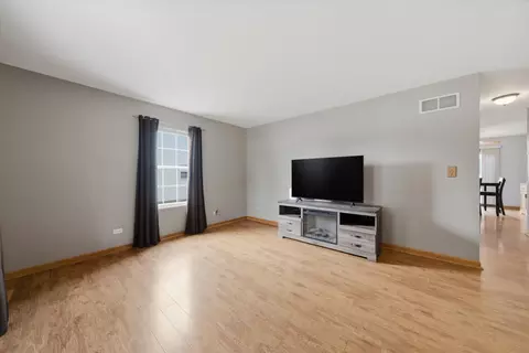 Living - 25752 S Taft St, Monee, IL 60449 photo 2 of 3