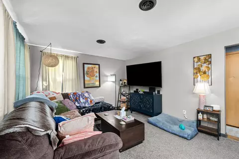925 42nd St, Moline, IL 61265 photo 4