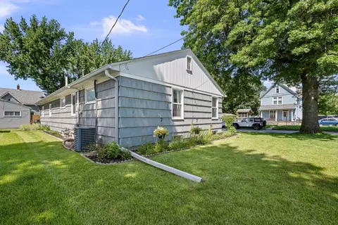 925 42nd St, Moline, IL 61265 photo 30