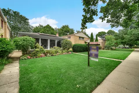9110 Forestview Rd, Evanston, IL 60203
