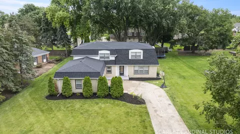 350 Meadowlark Rd, Bloomingdale, IL 60108