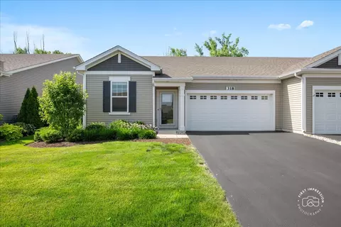318 Sussex Ln, North Aurora, IL 60542