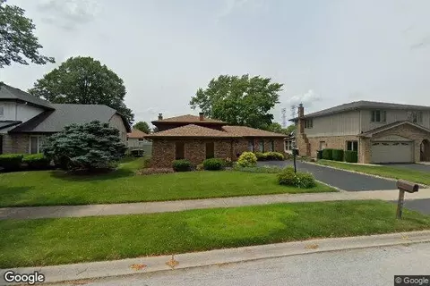 18400 Carriage Ln, Lansing, IL 60438
