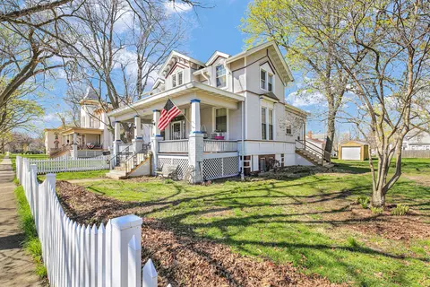 343 W Center St, Paxton, IL 60957