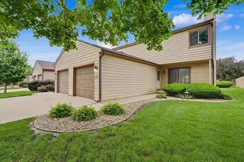 1212 Lancaster Dr #1212, Champaign, IL 61821