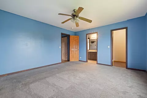 Bedroom - 983 Valleyview Dr, Bartlett, IL 60103 photo 2 of 5