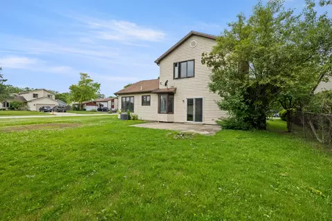Exterior - 983 Valleyview Dr, Bartlett, IL 60103 photo 4 of 4