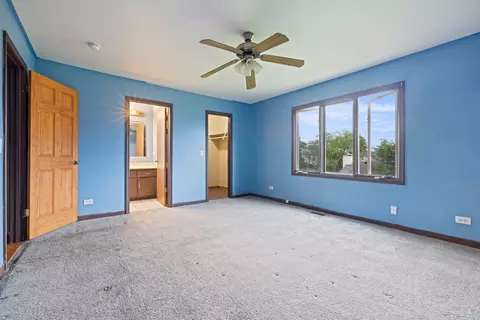Bedroom - 983 Valleyview Dr, Bartlett, IL 60103 photo 1 of 5