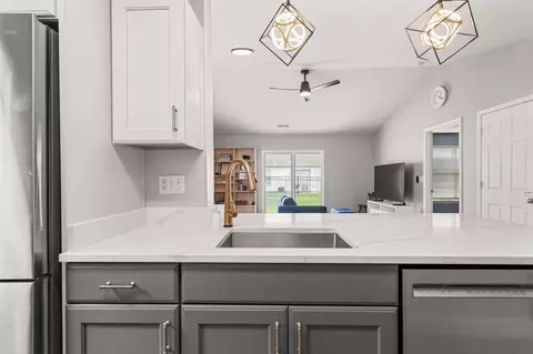 Kitchen - 706 Corey Ln, Champaign, IL 61822 photo 3 of 5