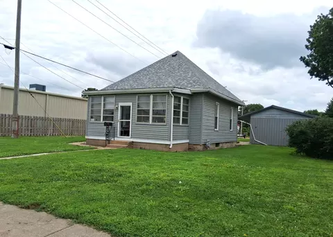112 E 6th St, Kewanee, IL 61443 photo 3