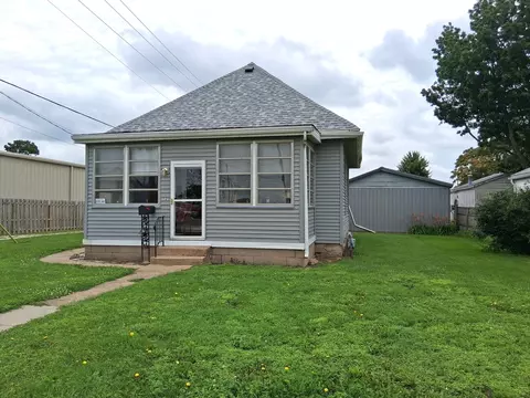 112 E 6th St, Kewanee, IL 61443 photo 2
