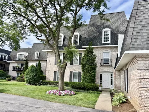 944 N Northwest Hwy #307, Park Ridge, IL 60068