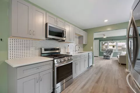 Kitchen - 502 Monroe Ave, Ingleside, IL 60041 photo 4 of 4