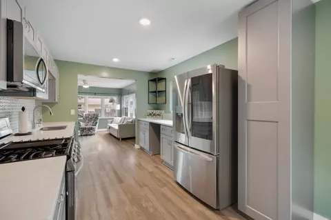 Kitchen - 502 Monroe Ave, Ingleside, IL 60041 photo 3 of 4
