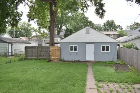 Exterior - 2113 14th St, Moline, IL 61265 photo 3 of 3