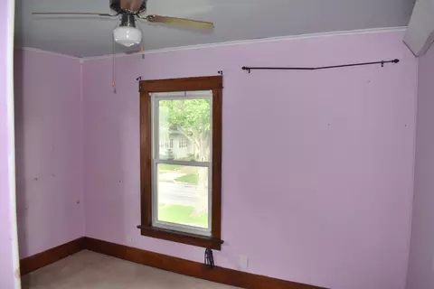 Bedroom - 2113 14th St, Moline, IL 61265 photo 3 of 4