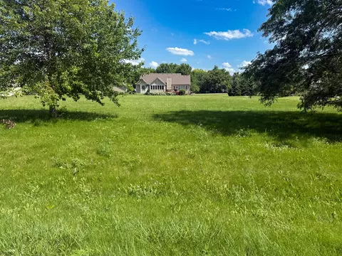 2311 Falcon Ln, Spring Grove, IL 60081