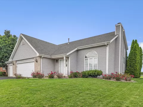 13033 Springhill Dr, Winnebago, IL 61088