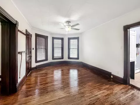 Living - 625 W Ringold St, Freeport, IL 61032 photo 3 of 6