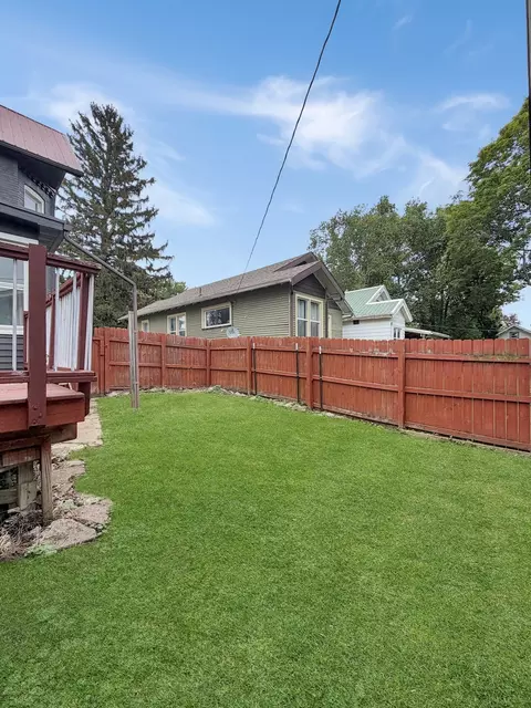 Exterior - 625 W Ringold St, Freeport, IL 61032 photo 8 of 8