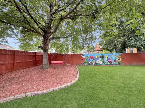 Exterior - 625 W Ringold St, Freeport, IL 61032 photo 3 of 8