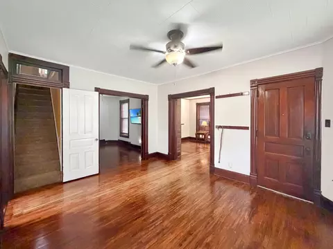 Living - 625 W Ringold St, Freeport, IL 61032 photo 4 of 6