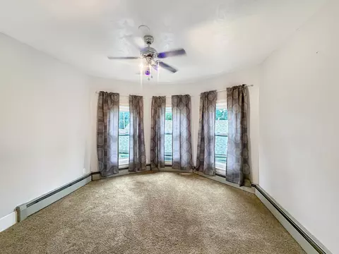 Bedroom - 625 W Ringold St, Freeport, IL 61032 photo 1 of 4