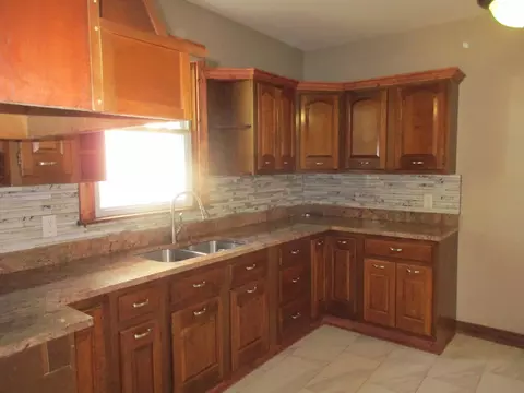 Kitchen - 369 S Chicago Ave, Kankakee, IL 60901 photo 3 of 4